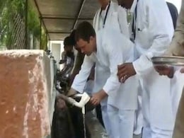 Rahul Gandhi, Sonia Gandhi Seen Washing Plates In Congress Gandhigiri Rahul Gandhi, Sonia Gandhi Seen Washing Plates In Congress Gandhigiri