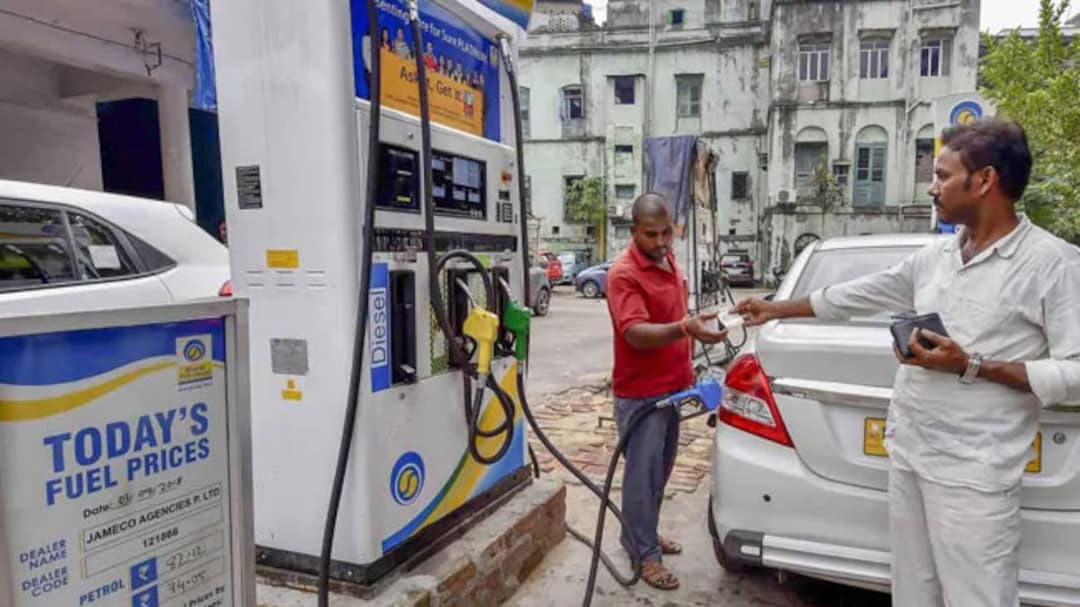 India Maintains 60-Day Stock, No Plan To Ration Fuel Usage, Oil Secretary Clarifies