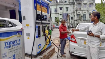 India Maintains 60-Day Stock, No Plan To Ration Fuel Usage, Oil Secretary Clarifies