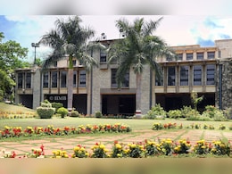 IIM-B Student Dies After Falling Off 2nd Floor Of Hostel Building IIM-B Student Dies After Falling Off 2nd Floor Of Hostel Building