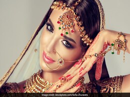 करवा चौथ पर इन 16 शृंगार से सजती हैं शादीशुदा महिलाएं, नाम के साथ जानिए महत्व करवा चौथ पर इन 16 शृंगार से सजती हैं शादीशुदा महिलाएं, नाम के साथ जानिए महत्व