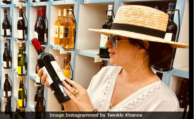 Twinkle Khanna Reveals What Happens When 'Women Hit Forty'
