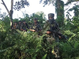 Jharkhand IED Blast: सर्च ऑपरेशन के दौरान सारंडा के जंगल में IED ब्लास्ट, CRPF का एक जवान घायल