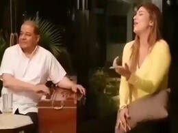 Bigg Boss 12: अनूप जलोटा-जसलीन के अच्छे दिनों का वीडियो वायरल, कमाल की दिखी जुगलबंदी Bigg Boss 12: अनूप जलोटा-जसलीन के अच्छे दिनों का वीडियो वायरल, कमाल की दिखी जुगलबंदी