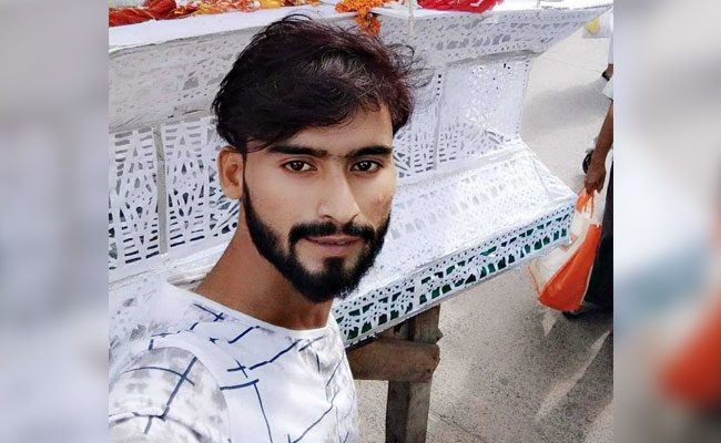 दिल्‍ली : दिन दहाड़े 21 वर्षीय शख्‍स की पड़ोसी लड़कों ने की चाकू मारकर हत्‍या