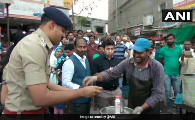 à¤à¤¤à¥à¤¤à¤° à¤­à¤¾à¤°à¤¤à¥à¤¯à¥à¤ à¤à¤¾ à¤ªà¤²à¤¾à¤¯à¤¨ à¤°à¥à¤à¤¨à¥ à¤à¤° à¤¸à¥à¤°à¤à¥à¤·à¤¾ à¤à¤¾ à¤µà¤¿à¤¶à¥à¤µà¤¾à¤¸ à¤¦à¤¿à¤²à¤¾à¤¨à¥ à¤à¥ à¤²à¤¿à¤ à¤à¥à¤à¤°à¤¾à¤¤ à¤ªà¥à¤²à¤¿à¤¸ à¤¨à¥ à¤à¤ªà¤¨à¤¾à¤¯à¤¾ 'à¤ªà¤¾à¤¨à¥-à¤ªà¥à¤°à¥' à¤ªà¥à¤²à¤¾à¤¨