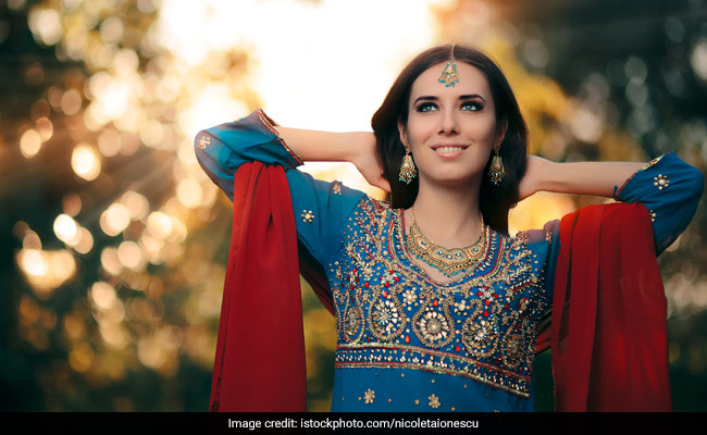 5 Beautiful Outfits For Diwali Under Rs 2,000