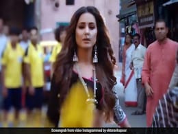 कोमोलिका बनकर अनुराग-प्रेरणा की जिंदगी में आग लगाने आईं हिना खान, ट्विटर पर मिला ऐसा रिएक्शन कोमोलिका बनकर अनुराग-प्रेरणा की जिंदगी में आग लगाने आईं हिना खान, ट्विटर पर मिला ऐसा रिएक्शन