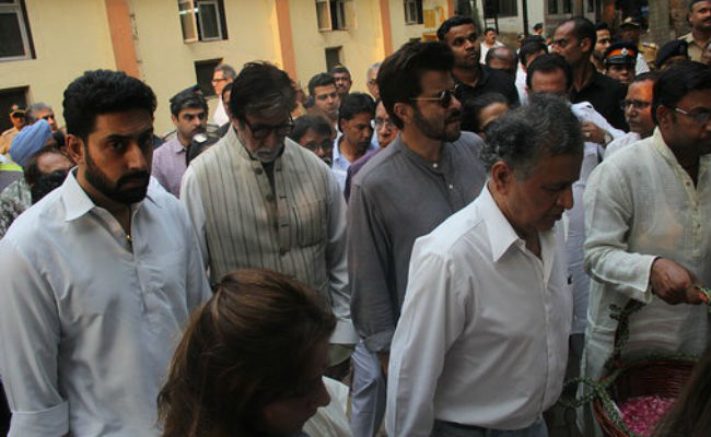 Krishna Raj Kapoor's Funeral: Bachchans, Anil Kapoor Join The Kapoors To Pay Last Respects