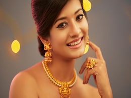 करवा चौथ के लिए ब्यूटी Tips & Tricks, तैयार होने से पहले एक बार पढ़ लें जरूर करवा चौथ के लिए ब्यूटी Tips & Tricks, तैयार होने से पहले एक बार पढ़ लें जरूर