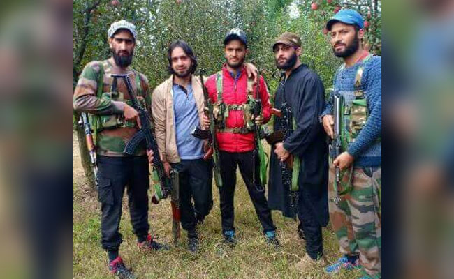 Davinder Singh, Adil Sheikh And Stolen Rifles: J&K Police's Big Question