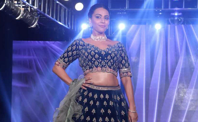 Trend Alert: Try These 4 Velvet <i>Lehengas</i> Like Swara Bhasker