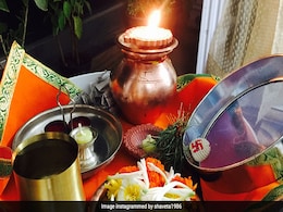 Karwa Chauth 2020: करवा चौथ की पूजा के लिए इन सभी जरूरी सामानों को लेना न भूलें, यहां देखें पूरी लिस्ट Karwa Chauth 2020: करवा चौथ की पूजा के लिए इन सभी जरूरी सामानों को लेना न भूलें, यहां देखें पूरी लिस्ट