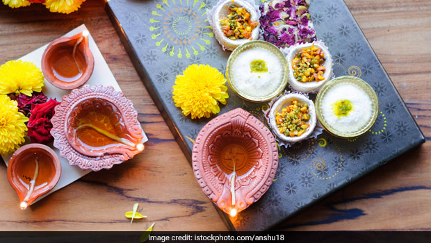 Diwali 2020: On A Diet? Here's How To Eat Healthy This Festive Week!