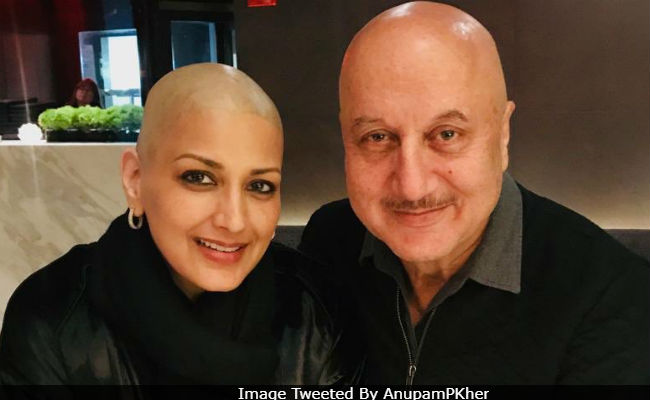 'Twinning From Head To Toe:' Sonali Bendre's Caption For Pic With Anupam Kher