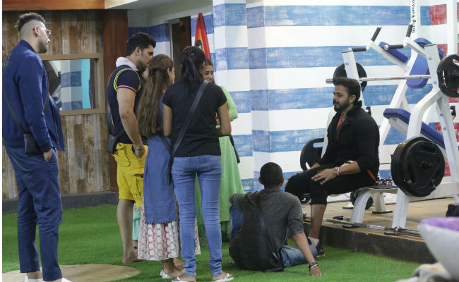 <I>Bigg Boss</I> 12, Day 28, Written Update: Anup Jalota And S Sreesanth Create Divide In The House