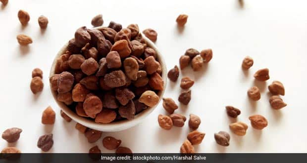 Black Gram Benefits: कमजोरी दूर करने के लिए गजब हैं काले चने, हेल्दी हार्ट के साथ शुगर लेवल को भी रखते हैं कंट्रोल!