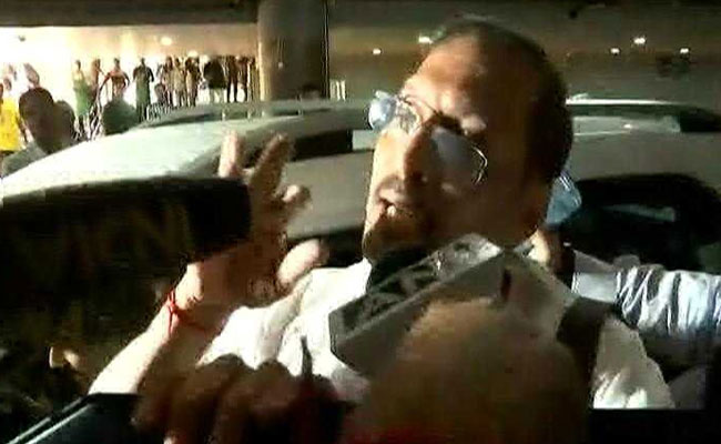 Cornered At Airport, Nana Patekar's Reaction To Tanushree Dutta's Charges