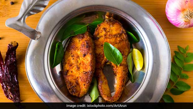 How To Make Mumbai-Special Bombil Fry At Home - Special Recipe By Gajalee, Mumbai