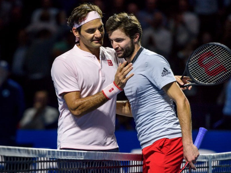 Struggling Roger Federer Squeezes Into Swiss Indoors Semi-Finals