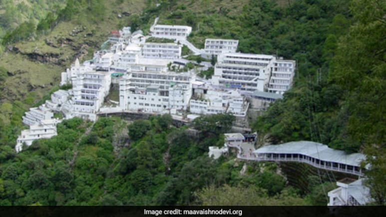 वैष्णो देवी यात्रा 22 दिन बाद फिर से शुरू, Yatra के दौरा Health का इस तरह रखें ध्यान