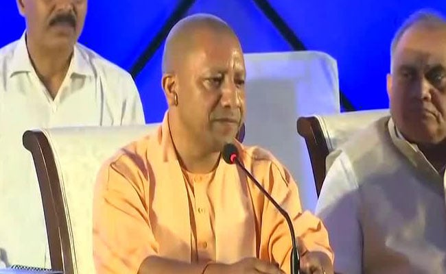 उत्तर प्रदेश में पांच रुपये सस्ता हुआ पेट्रोल और डीजल