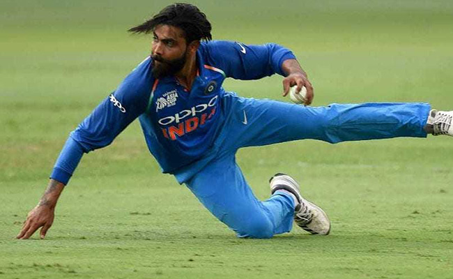 IND vs WI 4th ODI: फील्डिंग के दौरान विराट कोहली और रवींद्र जडेजा के बीच हुई 'रेस', जानें कौन जीता, VIDEO