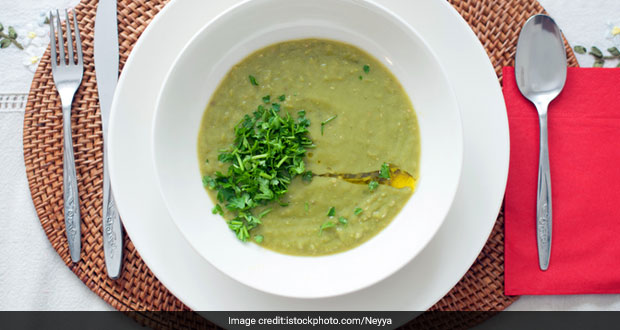 Watch: This Creamy Keto-Friendly Spinach Soup Is A Complete Package Of Taste And Health
