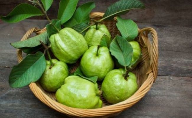 Diabetes Diet: 5 Best Low Sugar Fruits Diabetics Can Enjoy