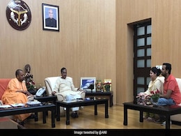 विवेक तिवारी हत्याकांड: CM योगी से मिलीं मृतक की पत्नी, कहा- मुझे योगी सरकार पर भरोसा है विवेक तिवारी हत्याकांड: CM योगी से मिलीं मृतक की पत्नी, कहा- मुझे योगी सरकार पर भरोसा है