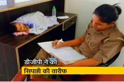 बच्ची के साथ थाने में ड्यूटी करने वाली सिपाही को मिली घर के नजदीक तैनाती बच्ची के साथ थाने में ड्यूटी करने वाली सिपाही को मिली घर के नजदीक तैनाती