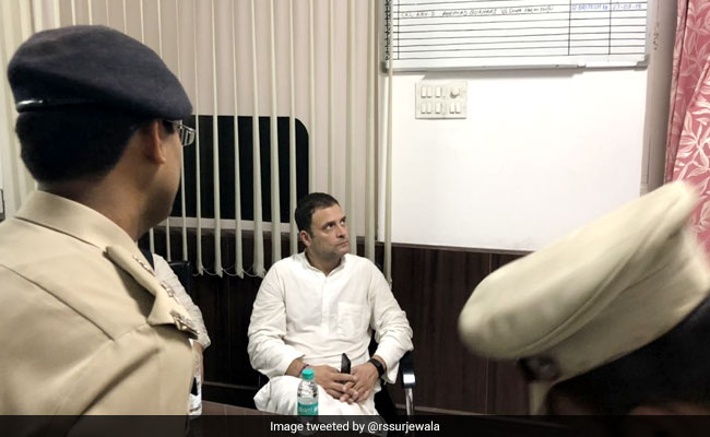 Congress Protest Live Updates: गिरफ्तारी देने पहुंचे राहुल गांधी लोधी रोड थाने से निकले, CBI दफ्तरों पर कांग्रेस का 'हल्ला-बोल'