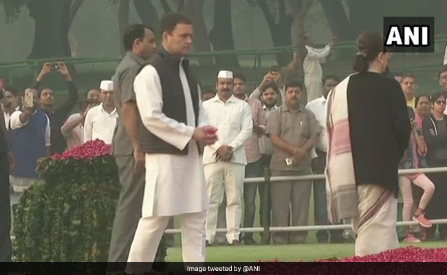 Rahul Gandhi Remembers <i>Dadi</I> On Indira Gandhi's Death Anniversary