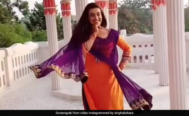 पंजाबी गाने पर यूं झूम उठीं भोजपुरी एक्ट्रेस अक्षरा सिंह, मिनटों में Video हो गया वायरल