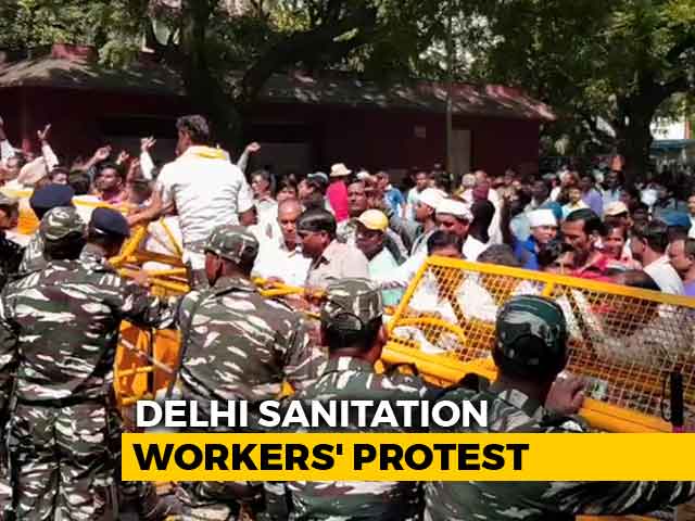 Protesting Sanitation Workers, Headed To Parliament, Chased Away By Cops