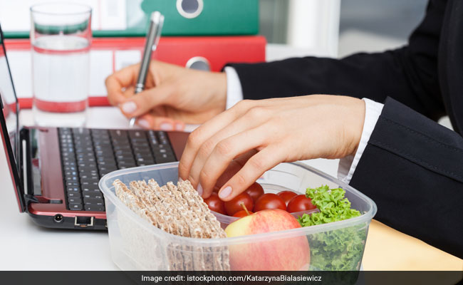 5 Quick And Healthy Office Snacks That Will Keep You Energised And Productive Throughout The Day