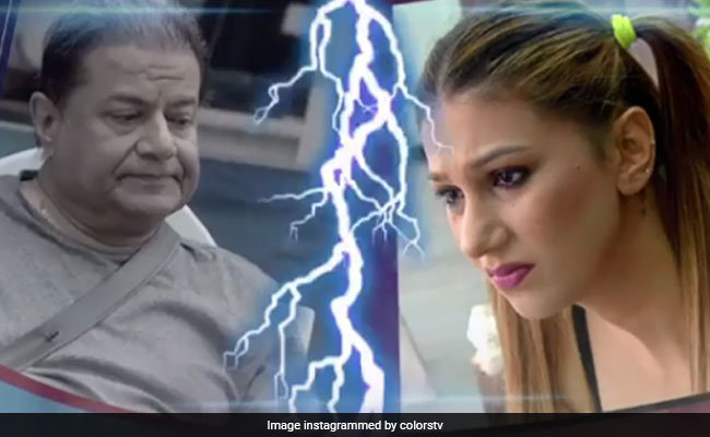 Bigg Boss 12: अनूप जलोटा-जसलीन के रिलेशनशिप में इस कंटेस्टेंट ने लगाई आग, ब्रेकअप की आई बात
