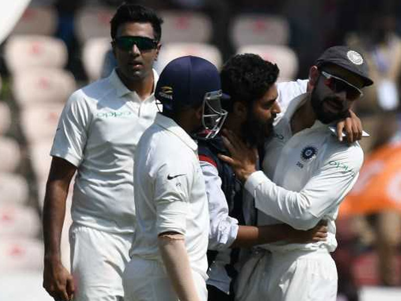 Fan Breaches Security During 2nd Test, Tries To Kiss Virat Kohli