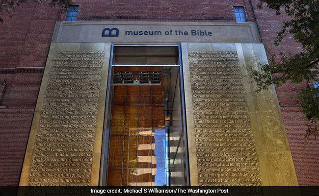 Bible Museum Removes 5 Dead Sea Scrolls After Experts Find They Are Fake