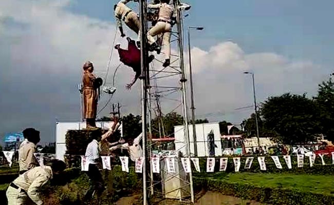 Woman Protesting Near Shivraj Chouhan's Home In Bhopal Falls 30 Feet From Tower