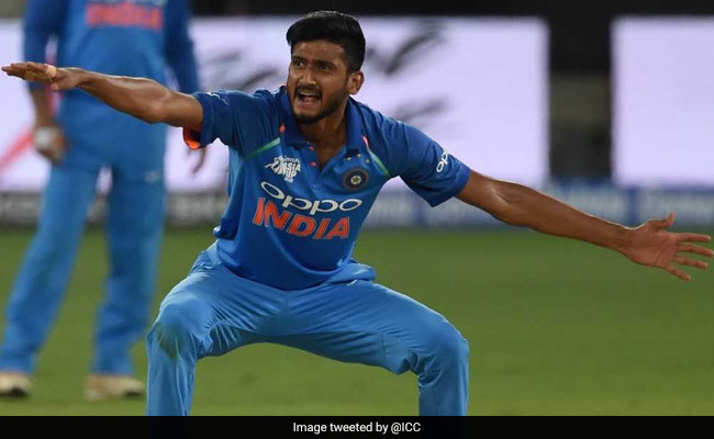 IND vs WI 4th ODI: तेज गेंदबाज खलील अहमद को ICC ने लगाई फटकार, यह है कारण...