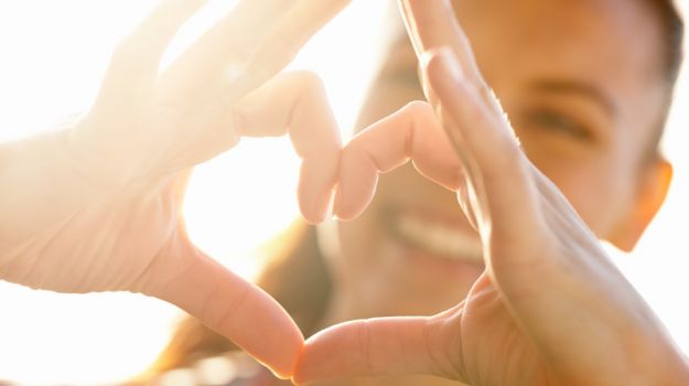 Don't Ignore Heart Attack Symptoms While Travelling: Here's What You Must Know