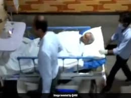 मनोहर पर्रिकर को AIIMS से मिली छुट्टी, लाया गया गोवा मनोहर पर्रिकर को AIIMS से मिली छुट्टी, लाया गया गोवा