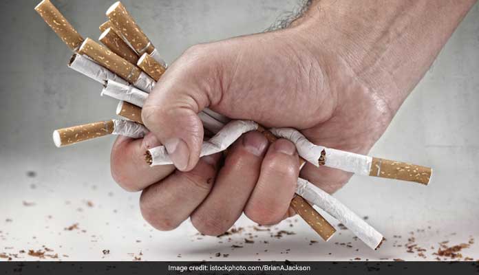 Smoking Cigarettes May Increase Depression Risk: Study; Quit Smoking Today, Here Are Some Tips Which Might Help