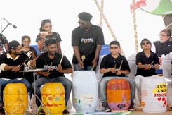 Garbage Cans To Music: Dharavi Rocks Performs At Cleanathon Garbage Cans To Music: Dharavi Rocks Performs At Cleanathon