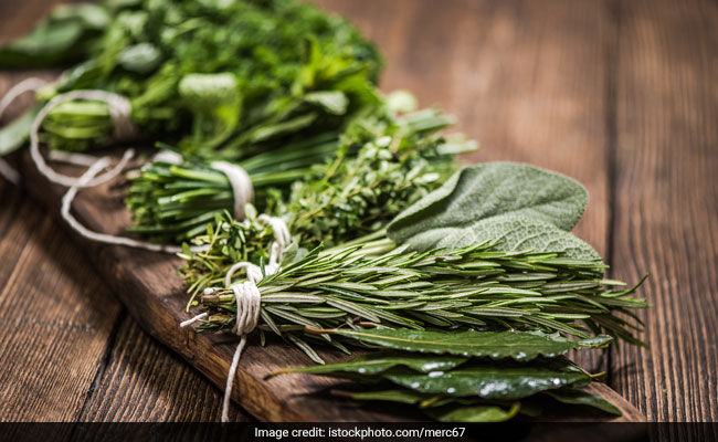 How To Use These 5 Herbs In Your Kitchen For Weight Loss