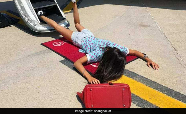 This Bizarre Internet Challenge Involves 'Falling Down' To Show Off Your Wealth