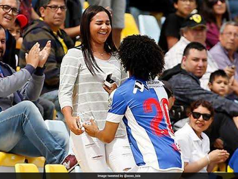 Watch: Venezuela Striker Eduard Bello Celebrates Goal By Proposing To Girlfriend In The Stands