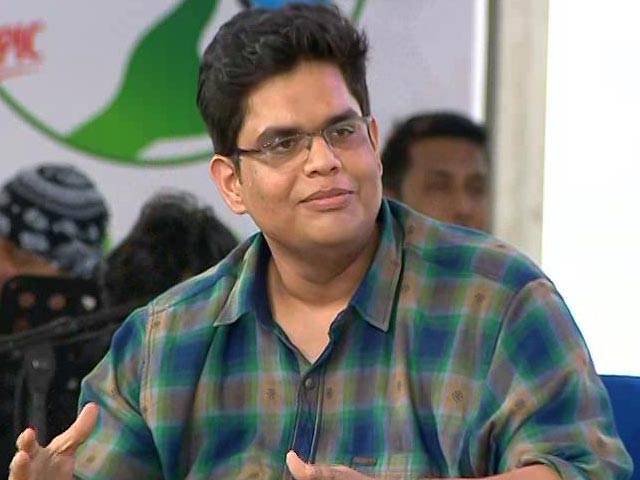 Tanmay Bhatt Asks Amitabh Bachchan To Say 'Clean India Is Lit'