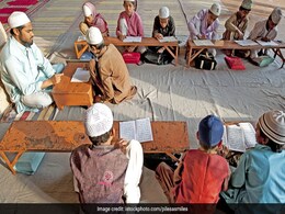 उत्तर प्रदेश में रद्द हुई 4 हजार पदों पर उर्दू शिक्षकों की भर्ती उत्तर प्रदेश में रद्द हुई 4 हजार पदों पर उर्दू शिक्षकों की भर्ती